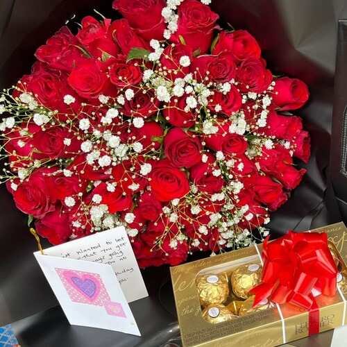 FERRERO WITH RED ROSES
