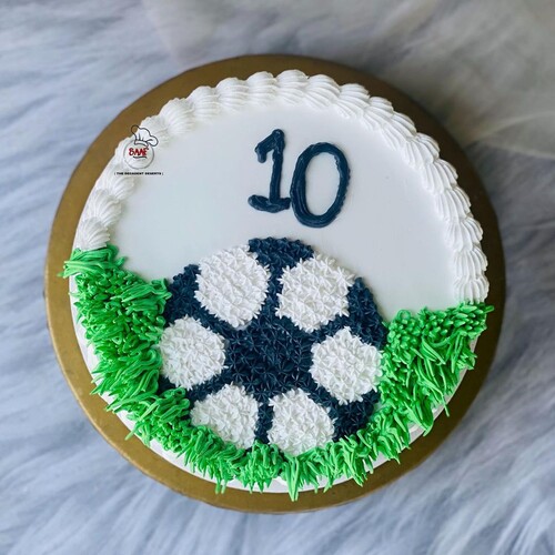 FOOTBALL CAKE