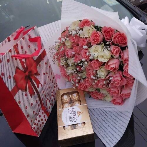 PINK FLOWERS WITH FERRERO